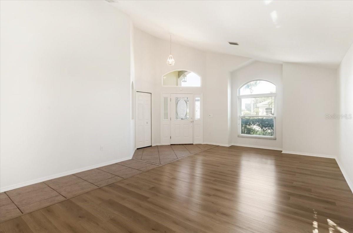 Image 5 of 50 For 6801 Superior Street Circle