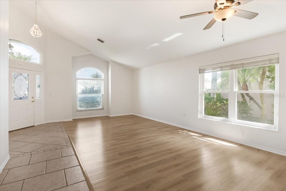 Image 6 of 50 For 6801 Superior Street Circle