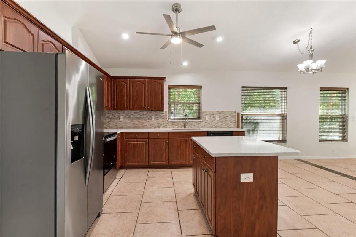 Image 9 of 50 For 6801 Superior Street Circle