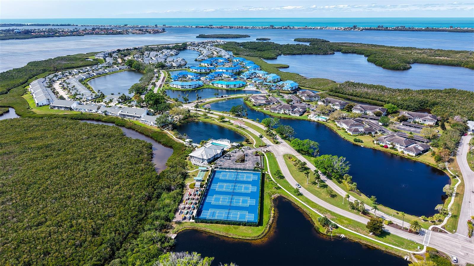 Image 52 of 96 For 1005 Pelican Court