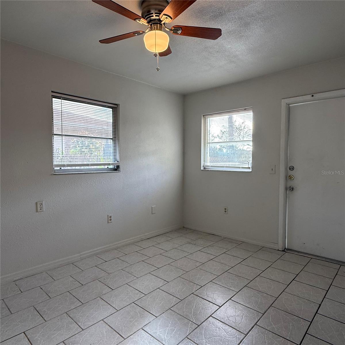 Image 7 of 11 For 328 Ortiz Boulevard B