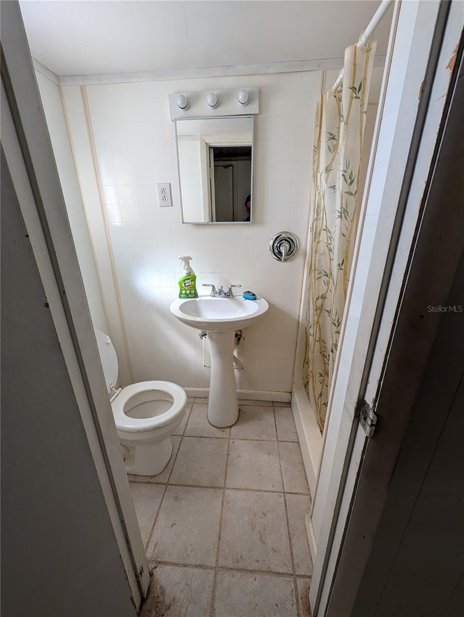 Image 4 of 11 For 408 51st Avenue Drive W