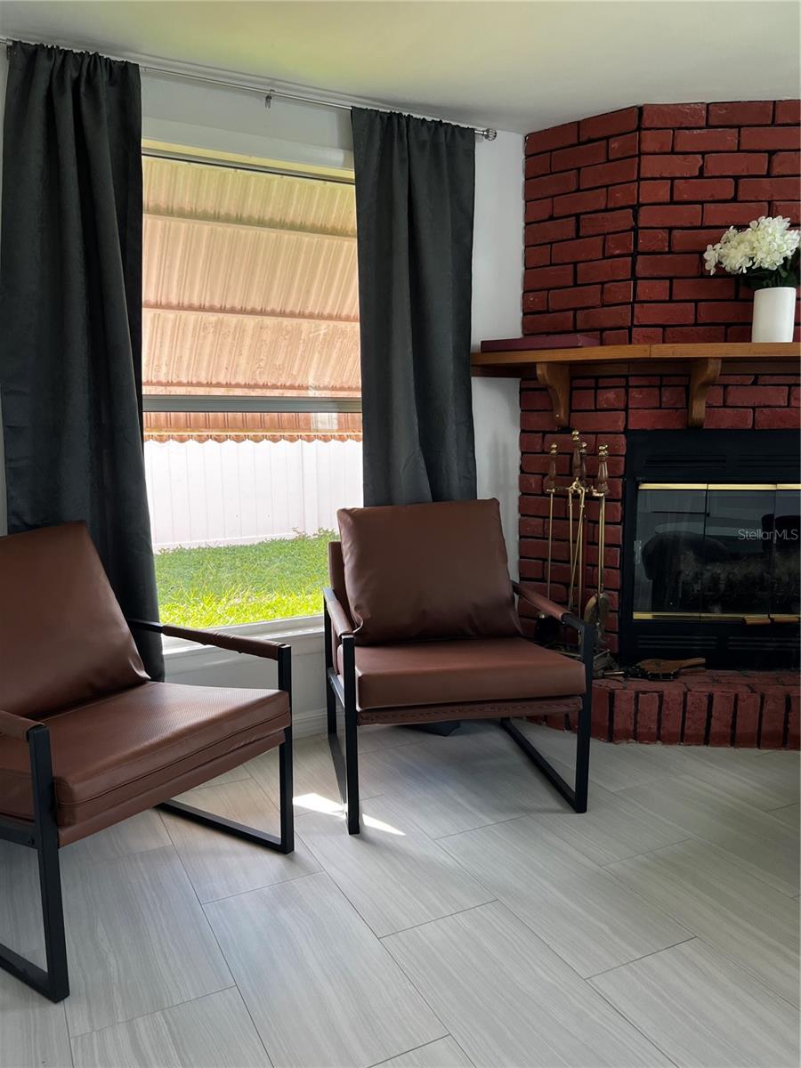 Image 11 of 21 For 8186 Agress Avenue