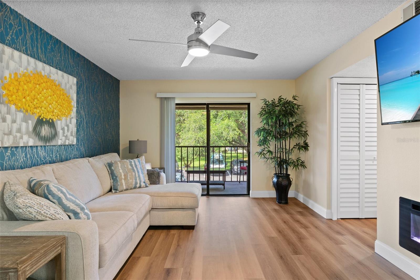 Image 6 of 37 For 19505 Quesada Avenue Vv201