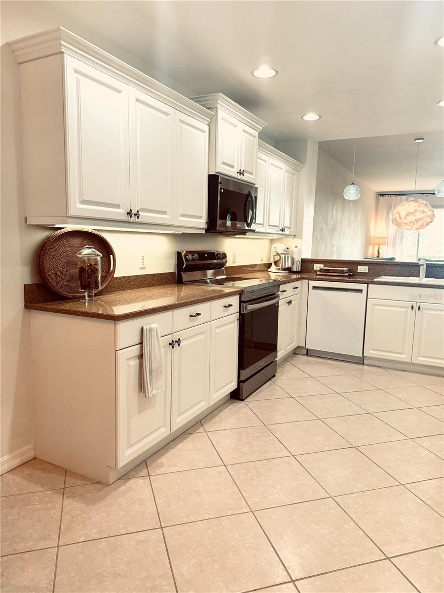 Image 8 of 57 For 5647 Key Largo Court C-07