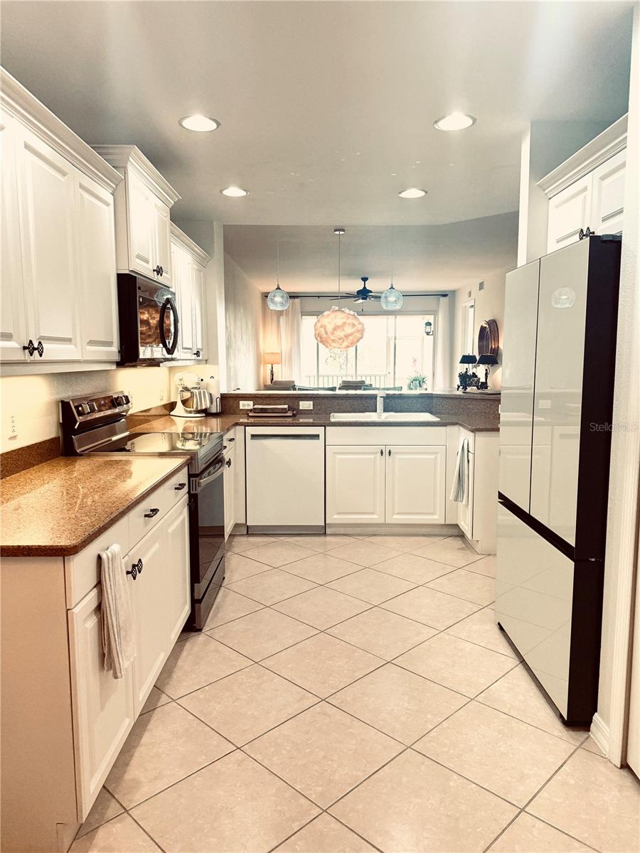 Image 9 of 57 For 5647 Key Largo Court C-07