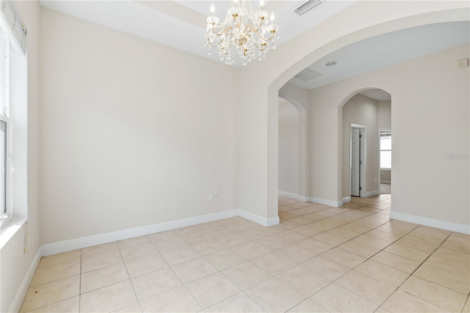 Image 27 of 47 For 3736 Summerwind Circle