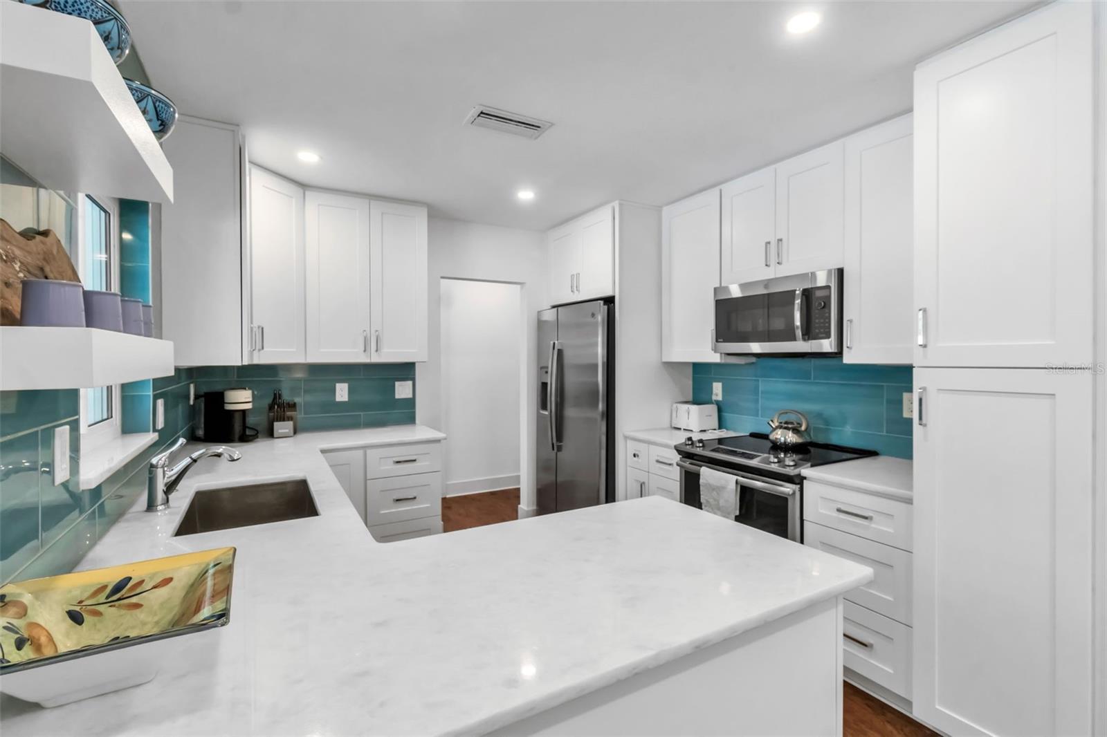 Image 16 of 63 For 2587 Ringling Boulevard