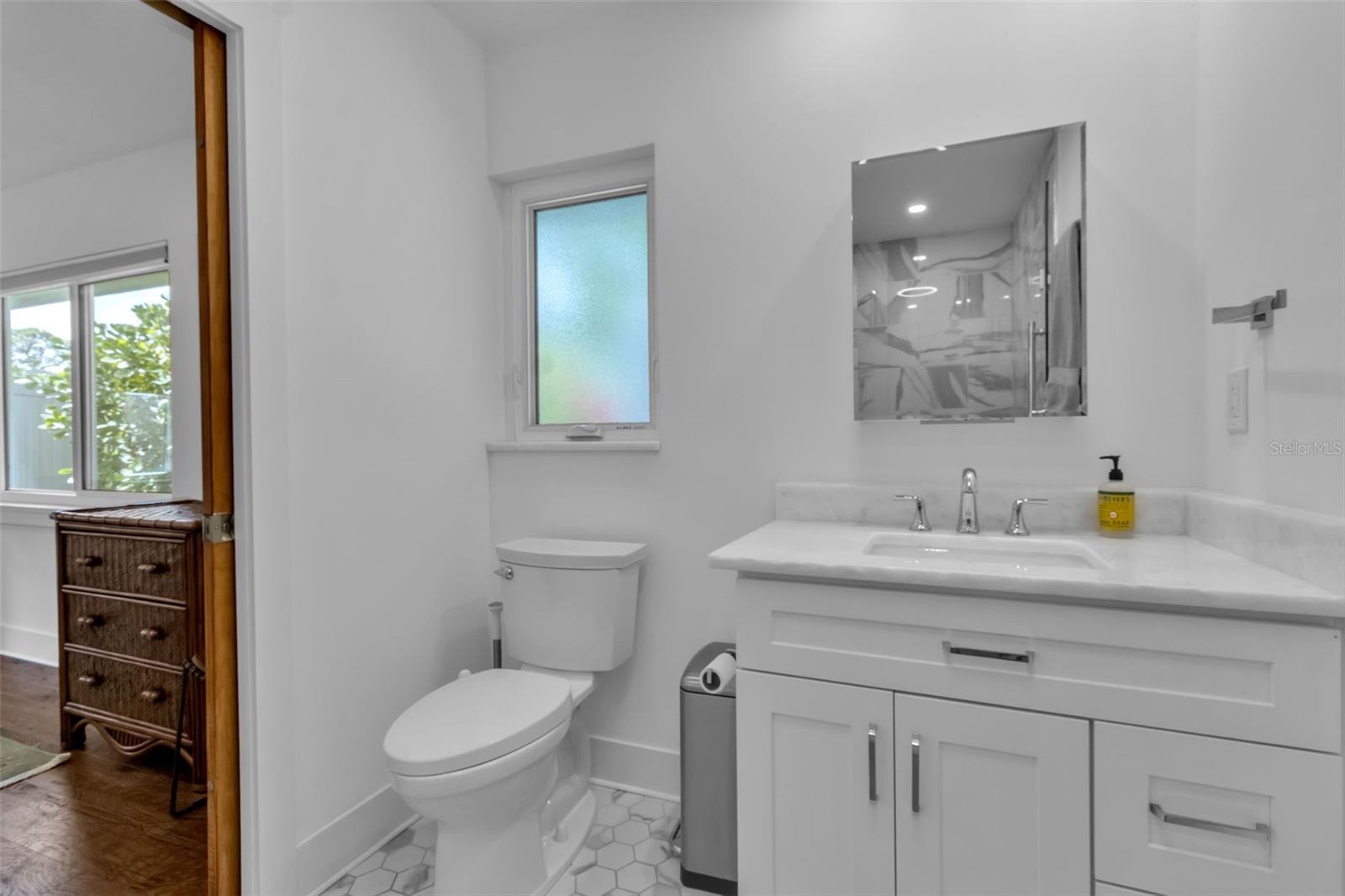 Image 27 of 63 For 2587 Ringling Boulevard