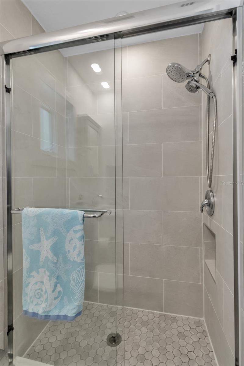 Image 33 of 63 For 2587 Ringling Boulevard