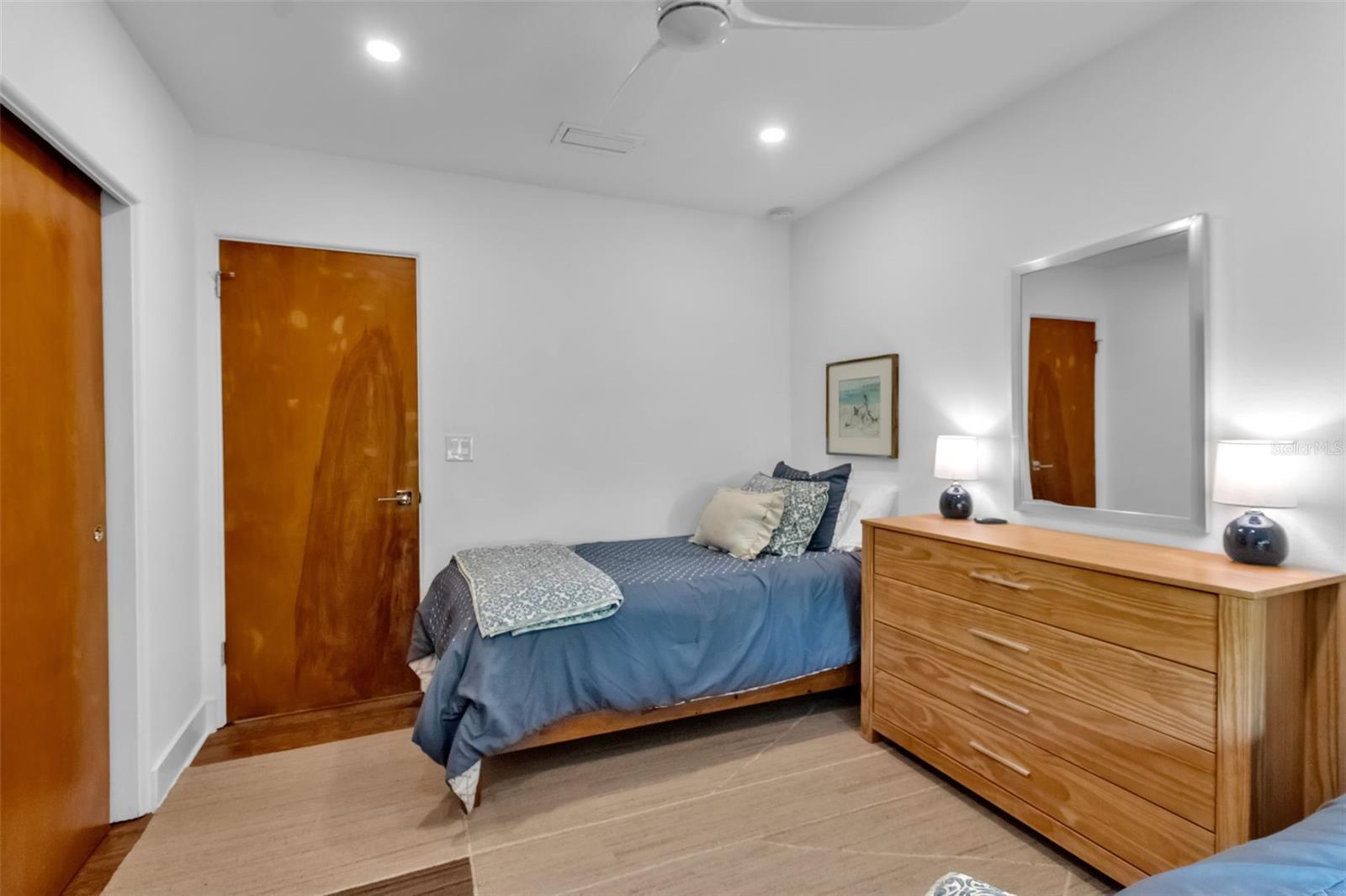 Image 39 of 63 For 2587 Ringling Boulevard