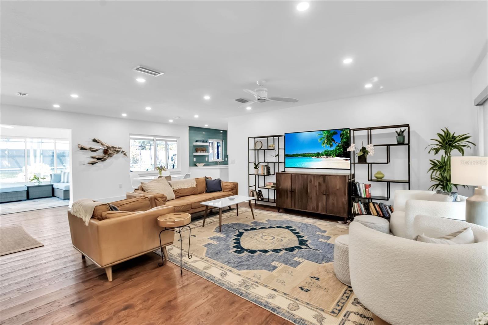 Image 4 of 63 For 2587 Ringling Boulevard