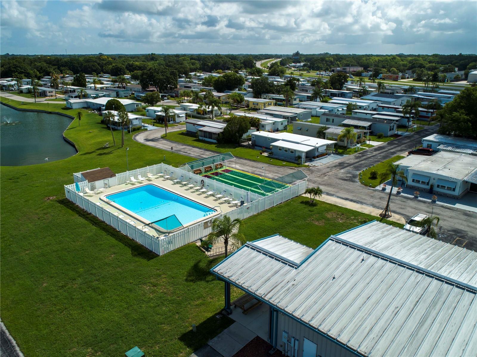 Image 15 of 17 For 420 49th Street E 13