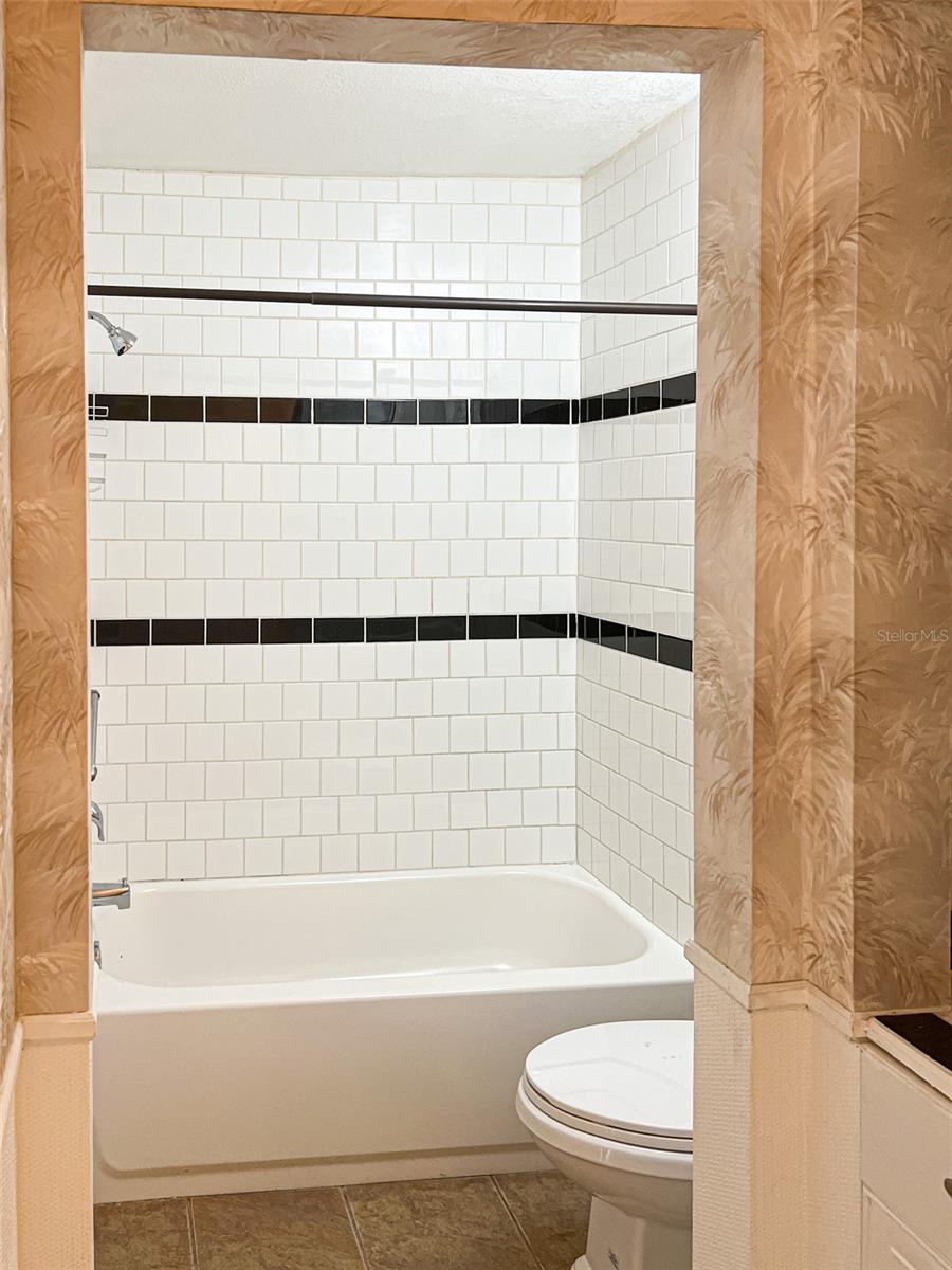 Image 18 of 20 For 11901 4th Street N 8102