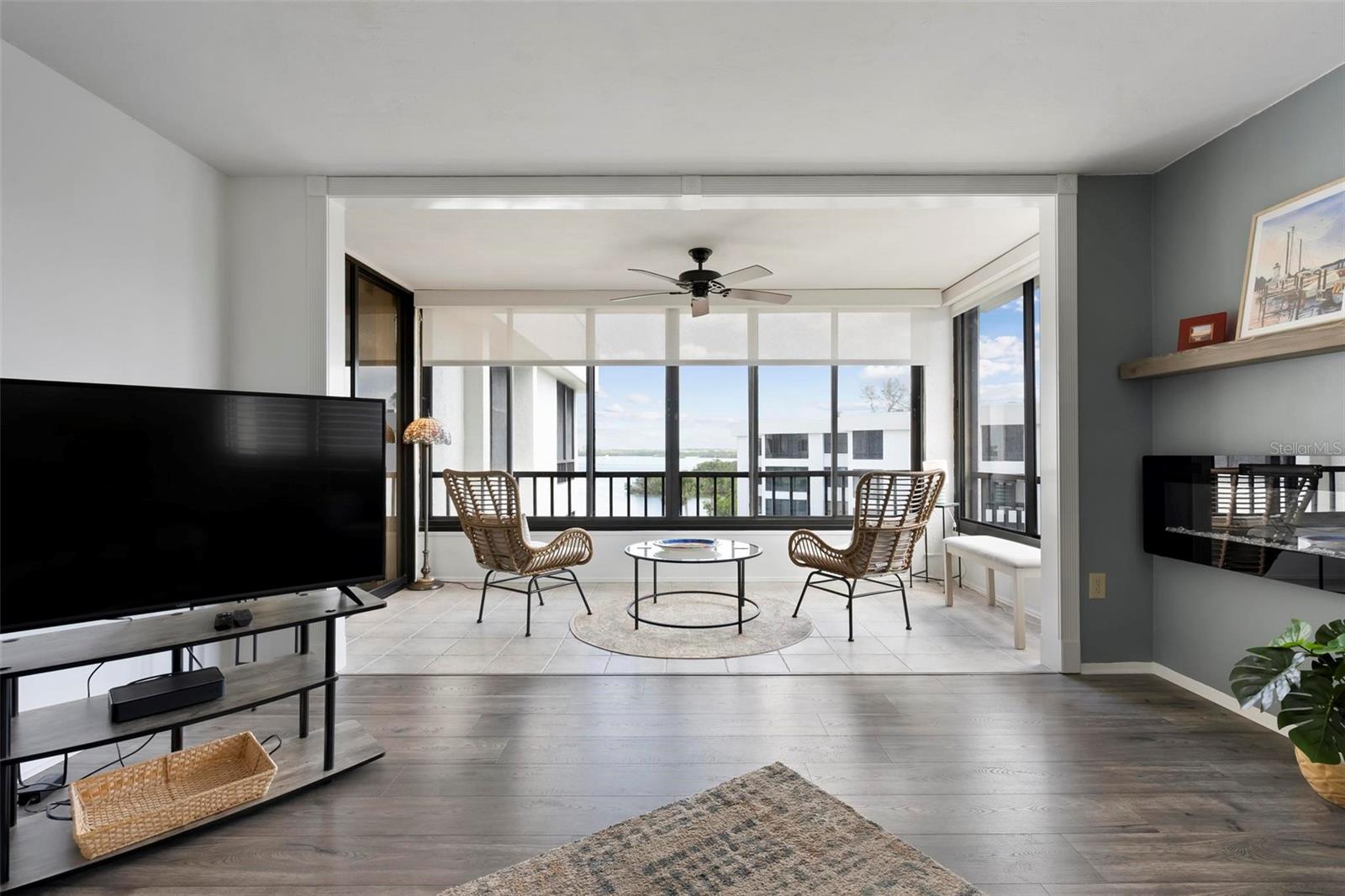 Image 11 of 55 For 8767 Midnight Pass Road 505f