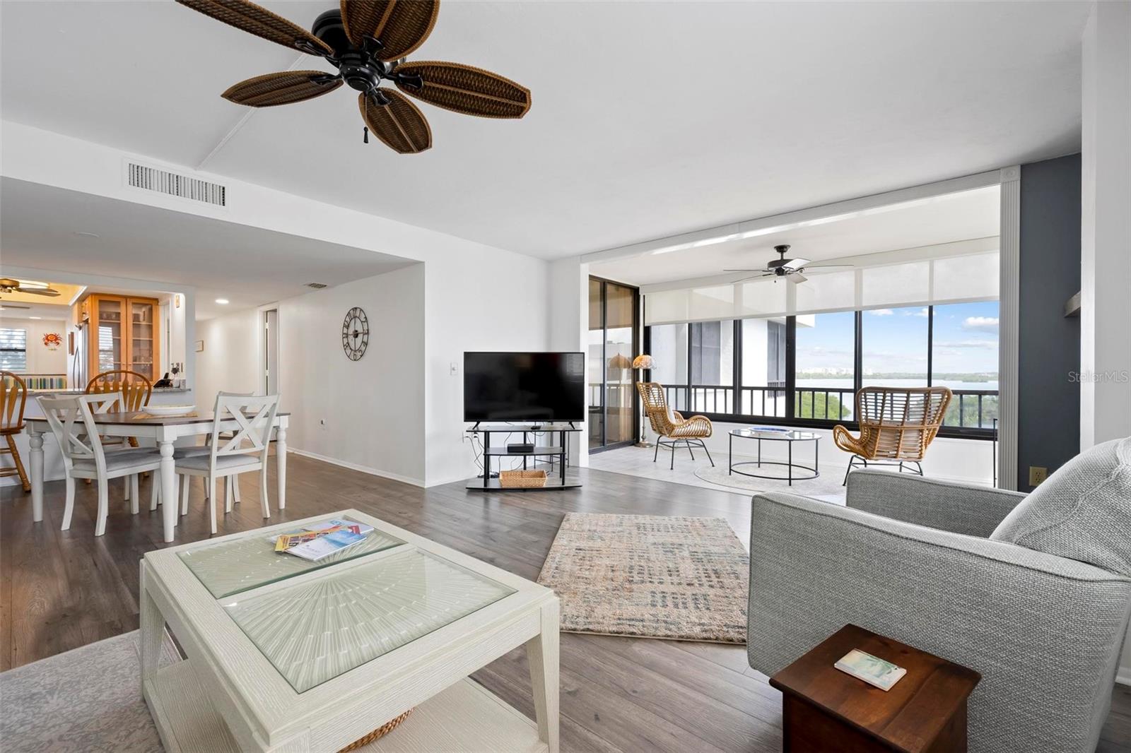 Image 13 of 55 For 8767 Midnight Pass Road 505f