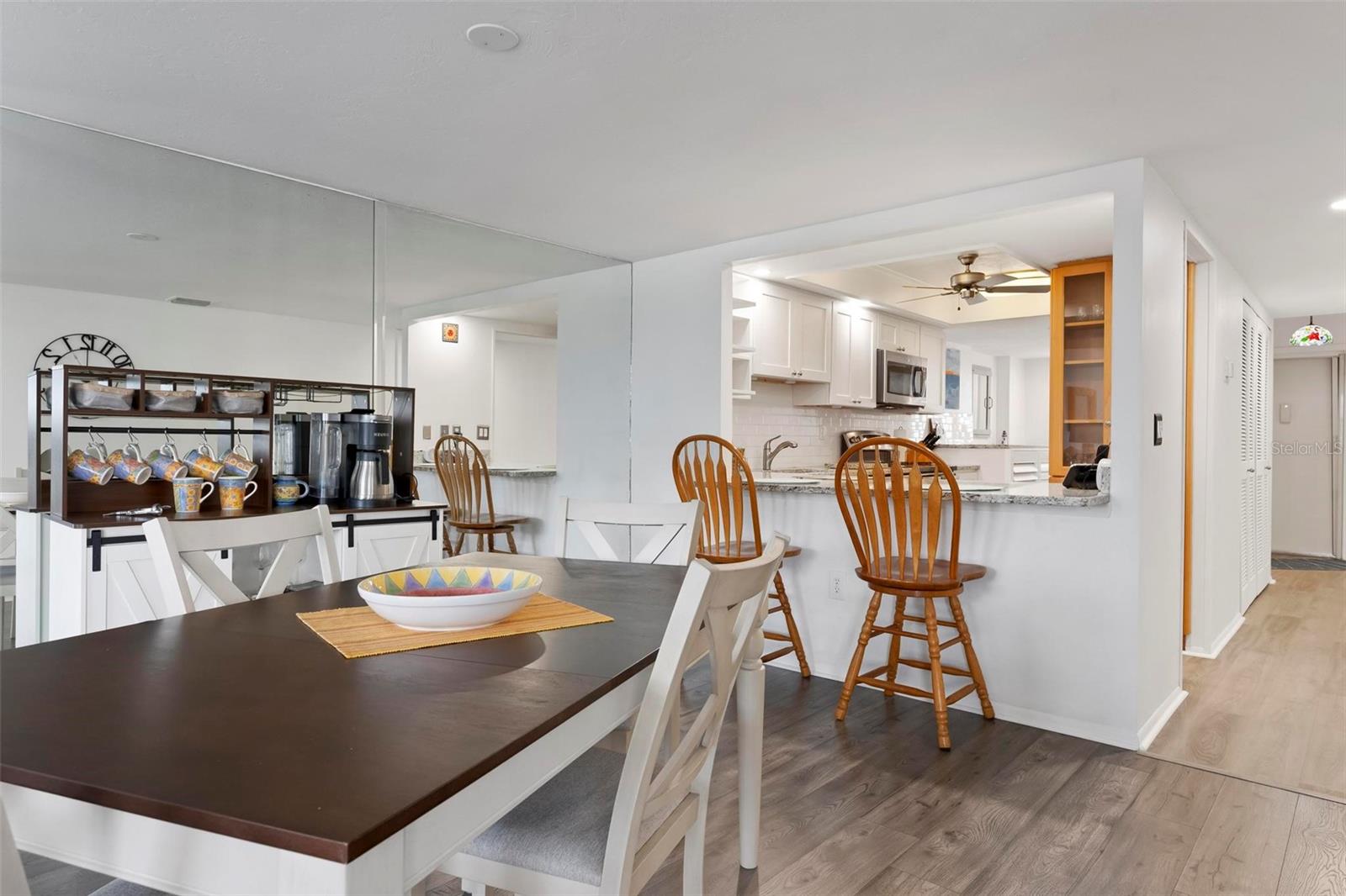 Image 14 of 55 For 8767 Midnight Pass Road 505f