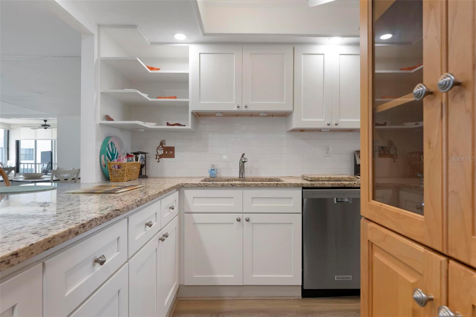 Image 15 of 55 For 8767 Midnight Pass Road 505f