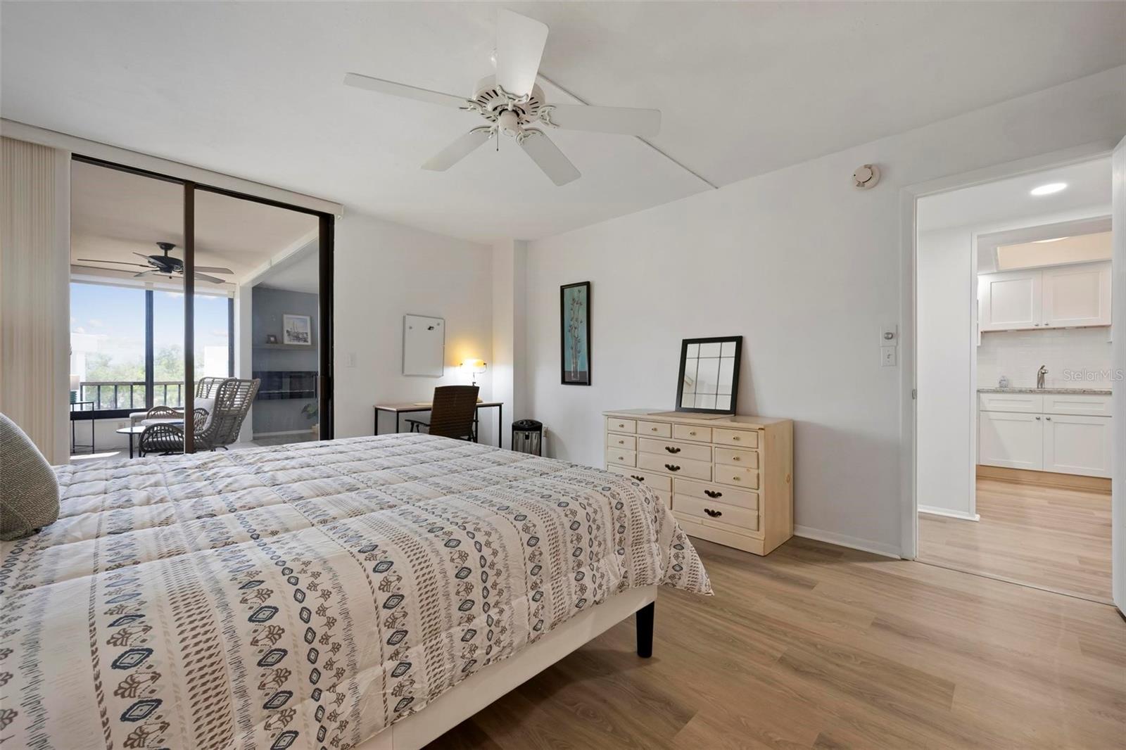 Image 20 of 55 For 8767 Midnight Pass Road 505f