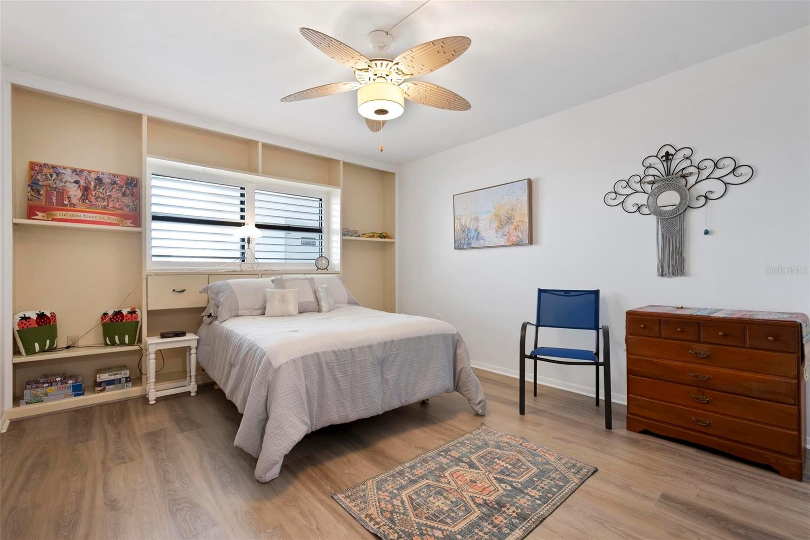 Image 27 of 55 For 8767 Midnight Pass Road 505f