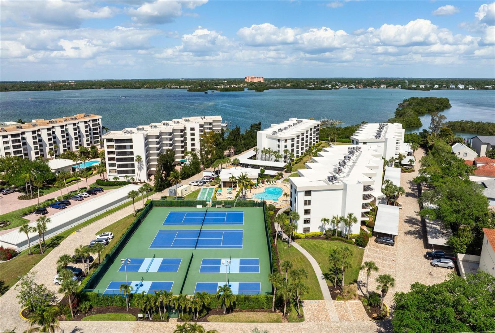 Image 29 of 55 For 8767 Midnight Pass Road 505f