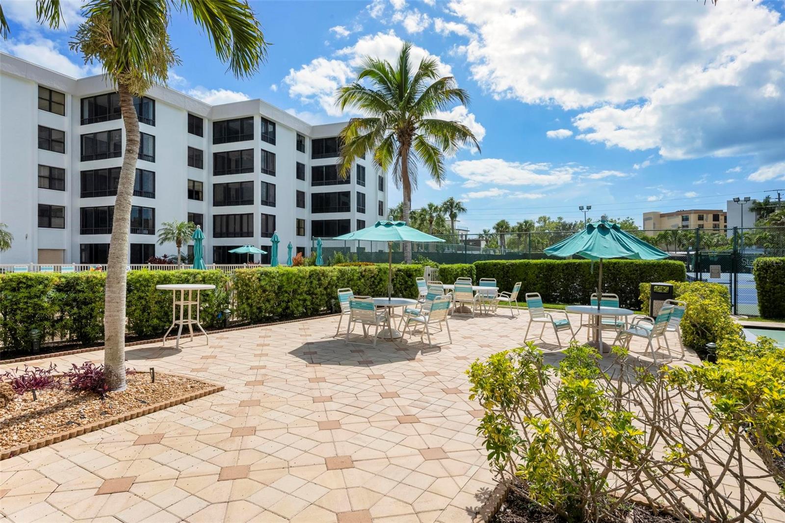 Image 30 of 55 For 8767 Midnight Pass Road 505f