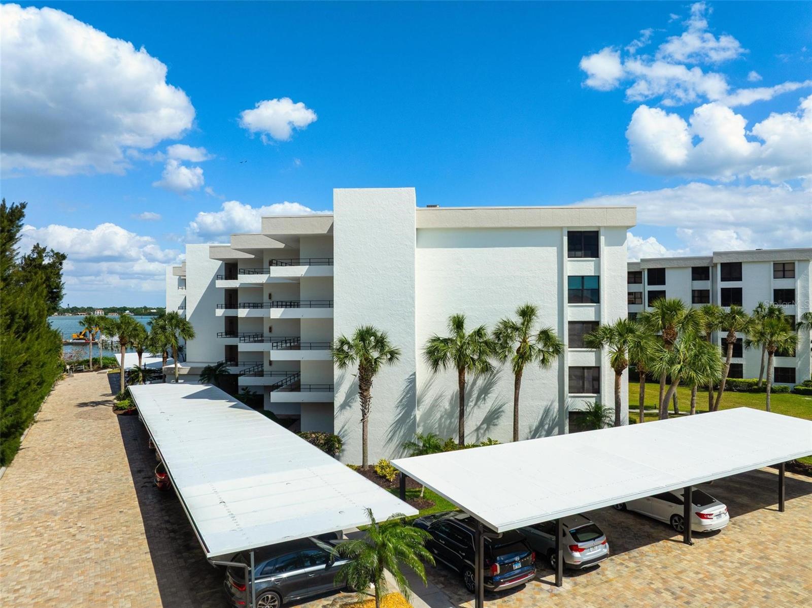 Image 31 of 55 For 8767 Midnight Pass Road 505f