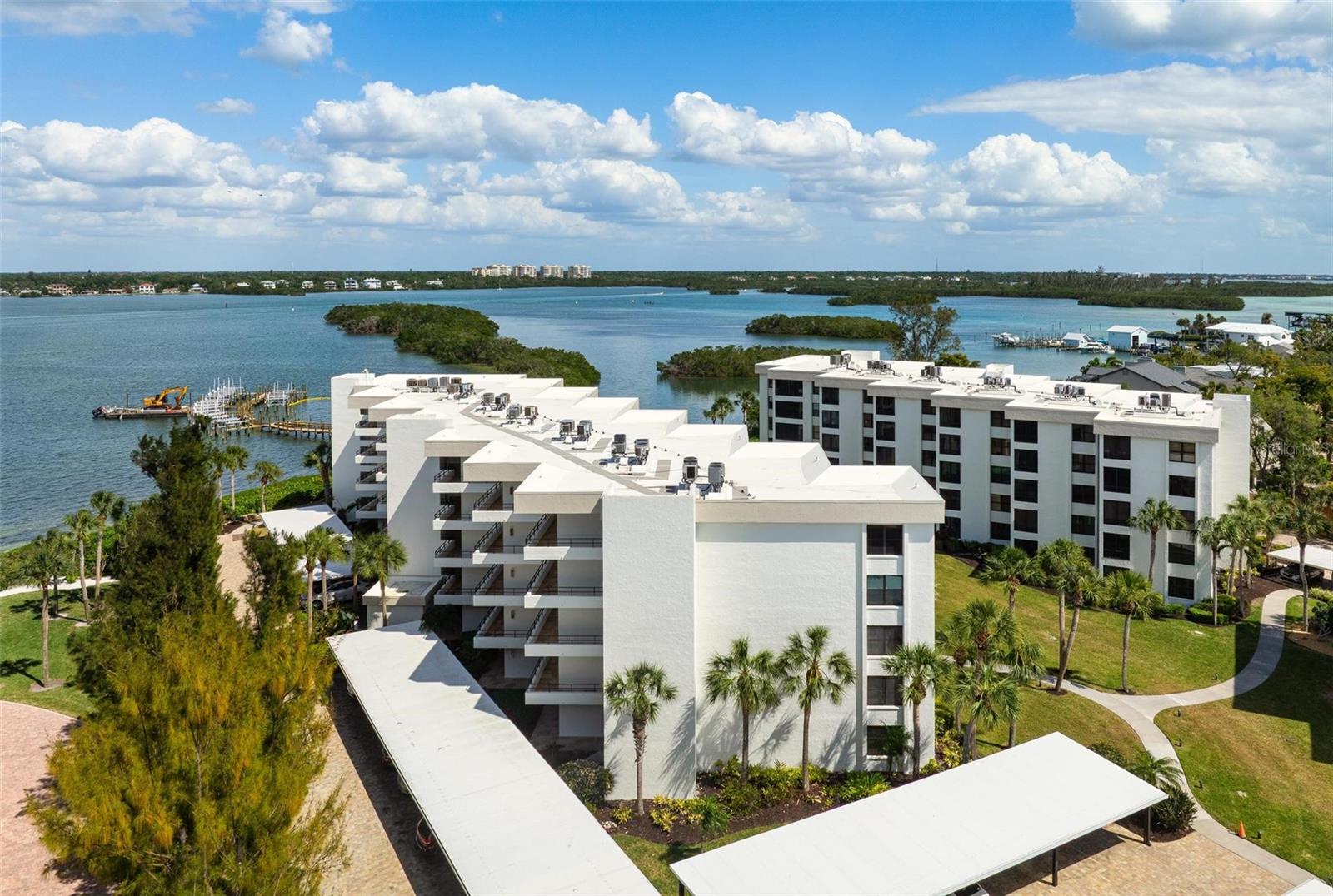 Image 32 of 55 For 8767 Midnight Pass Road 505f