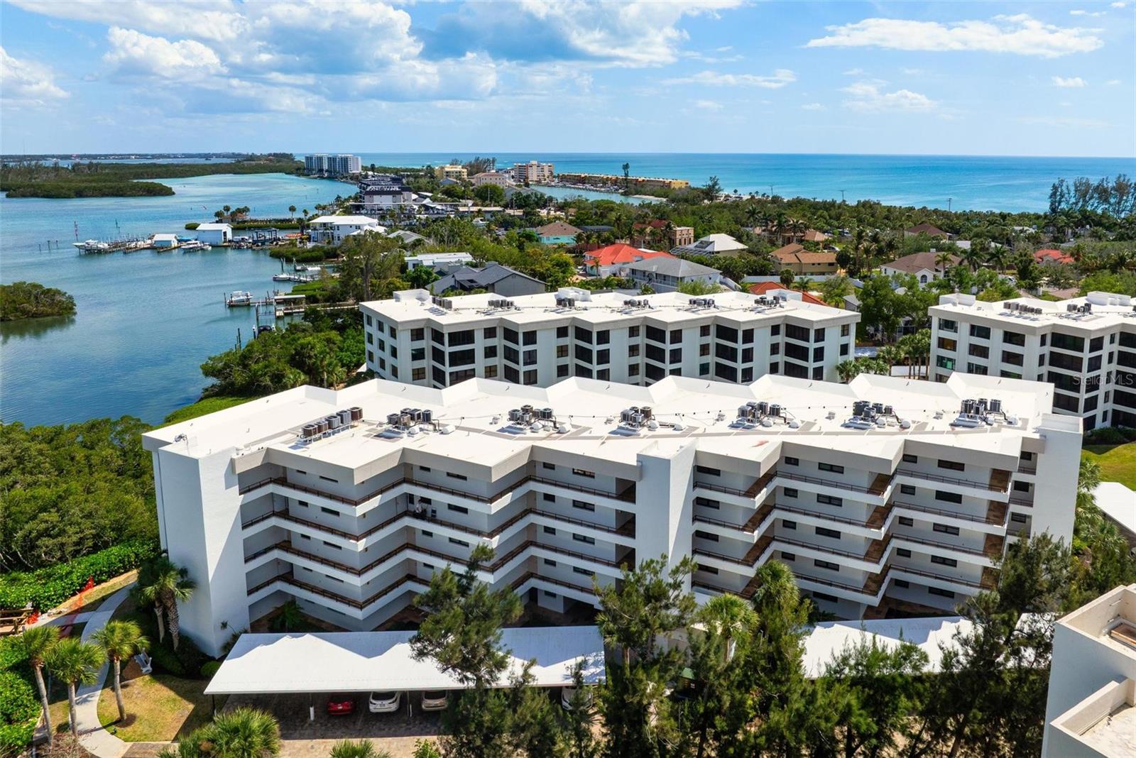 Image 47 of 55 For 8767 Midnight Pass Road 505f