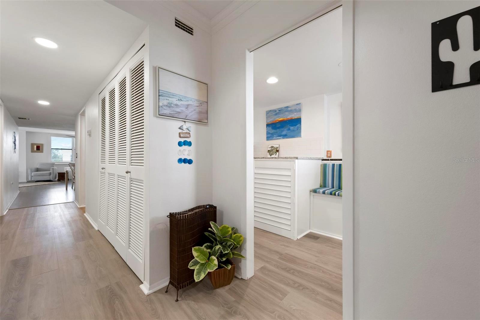 Image 8 of 55 For 8767 Midnight Pass Road 505f