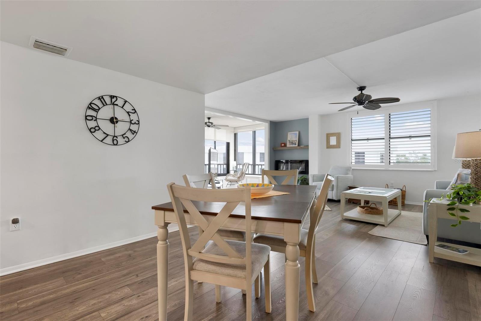 Image 9 of 55 For 8767 Midnight Pass Road 505f