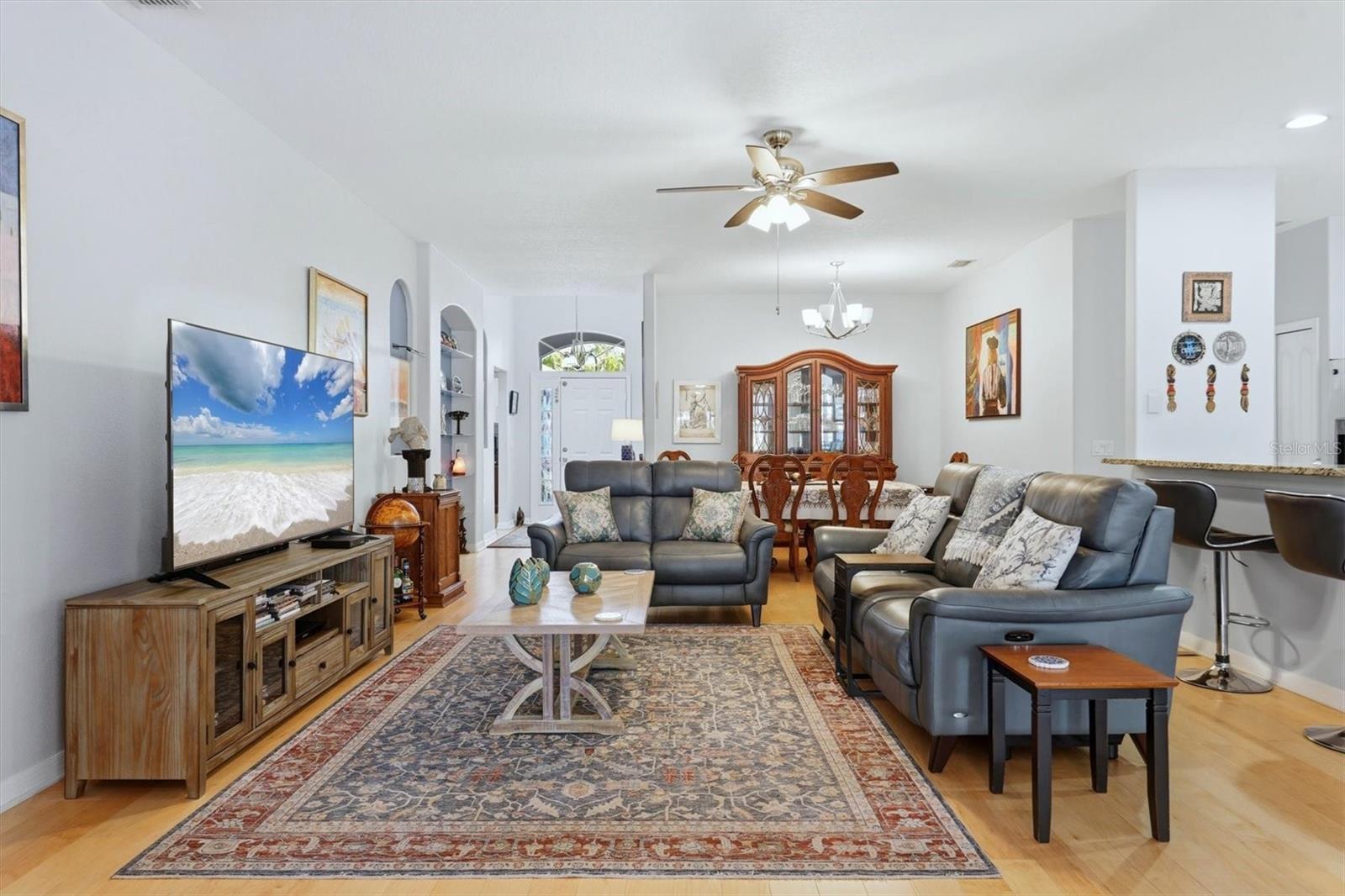 Image 4 of 36 For 6726 Country Club Lane