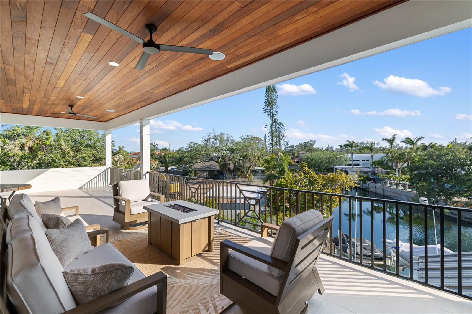 Image 14 of 93 For 4634 Higel Avenue