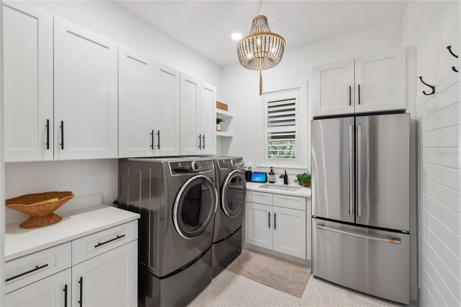 Image 43 of 93 For 4634 Higel Avenue