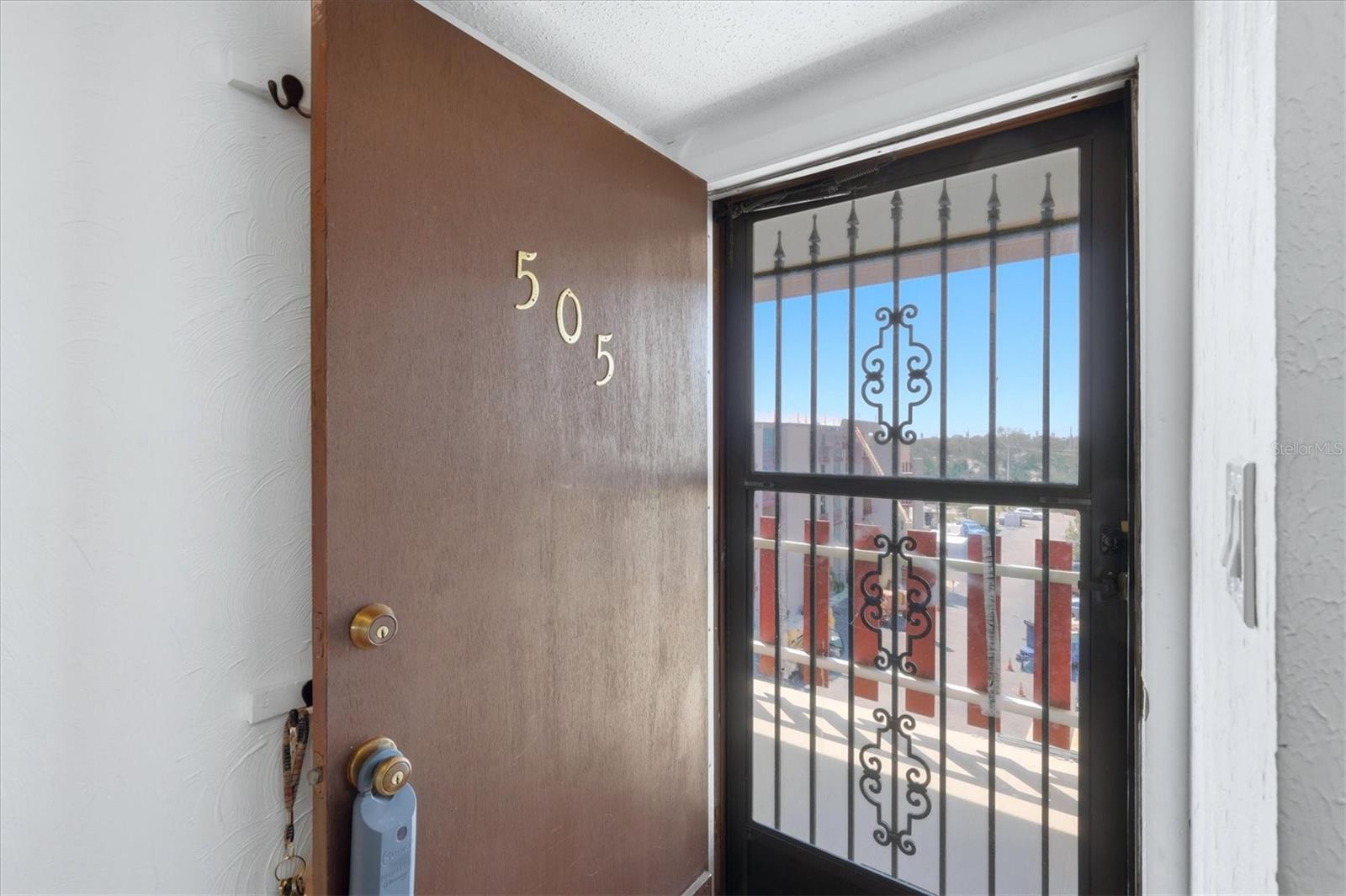 Image 4 of 23 For 4137 Lake Bayshore Drive C505