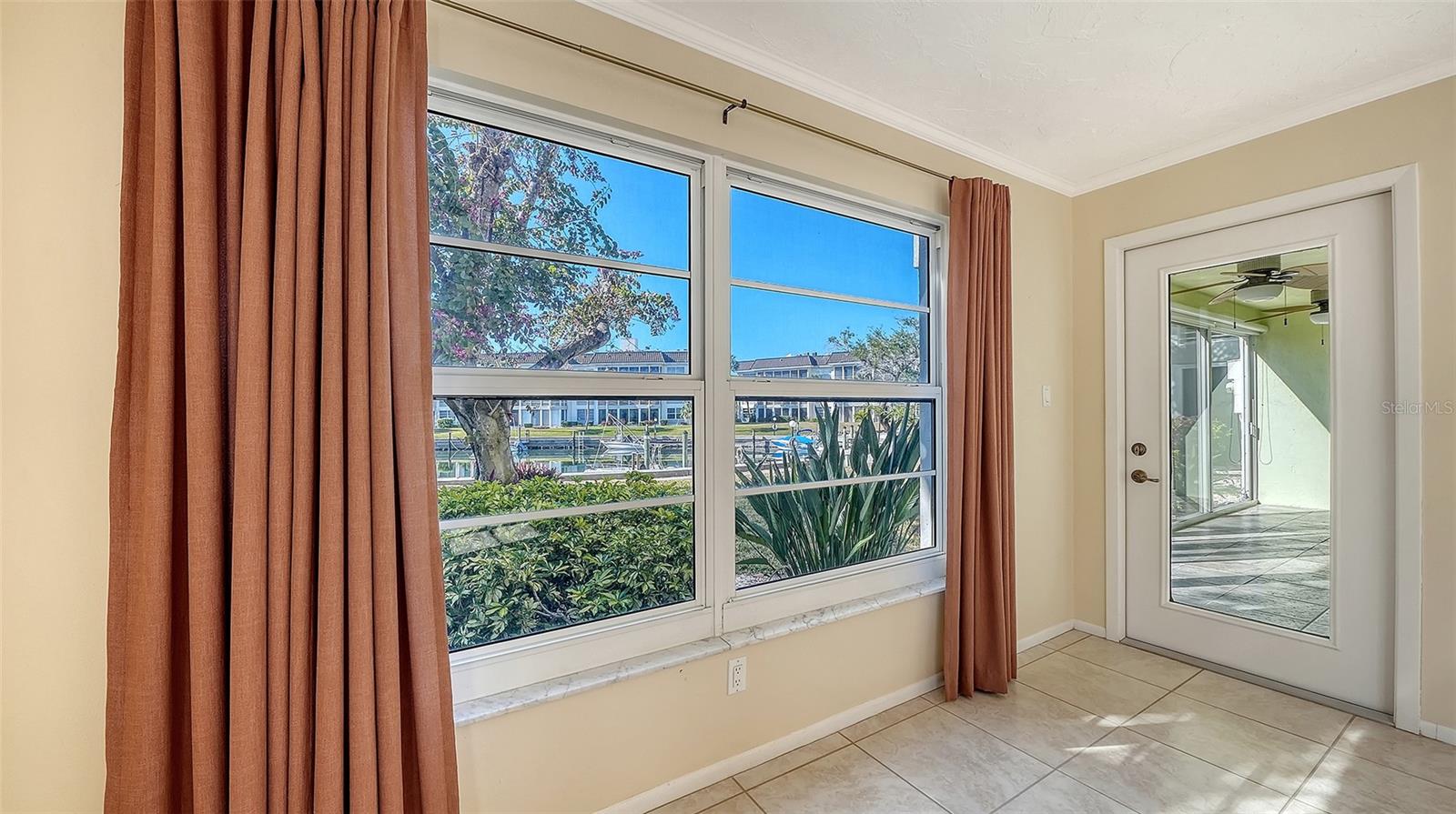 Image 21 of 81 For 4380 Exeter Drive 101