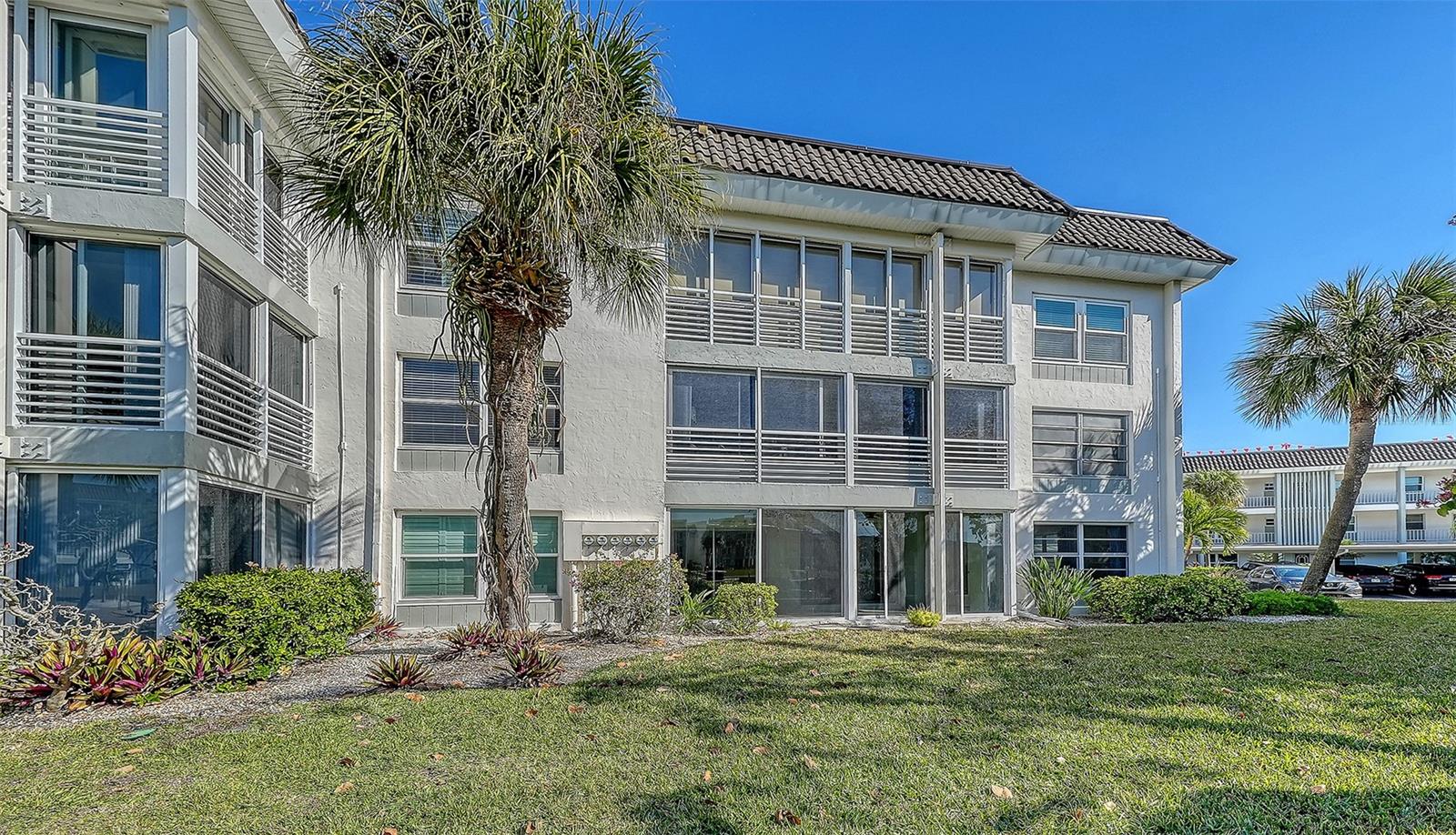 Image 40 of 81 For 4380 Exeter Drive 101