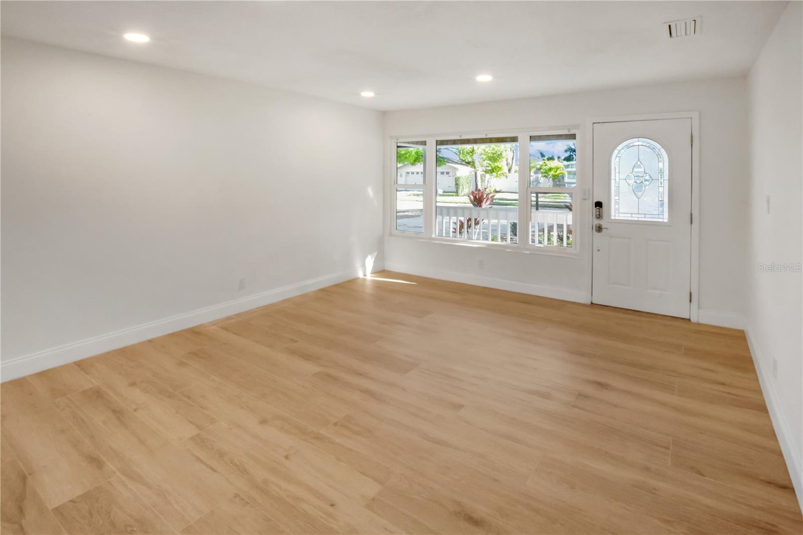 Image 3 of 16 For 3141 Irving Street