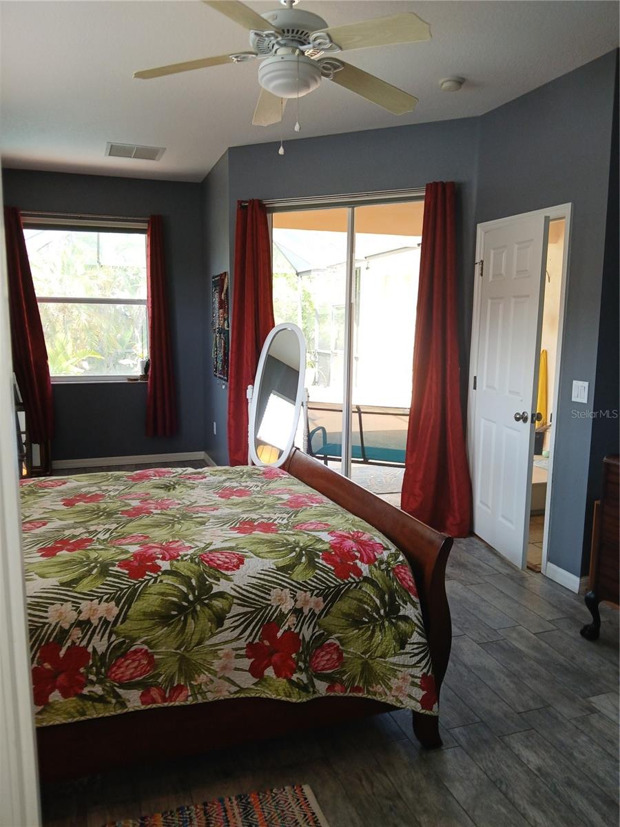 Image 10 of 49 For 6631 63rd Terrace E