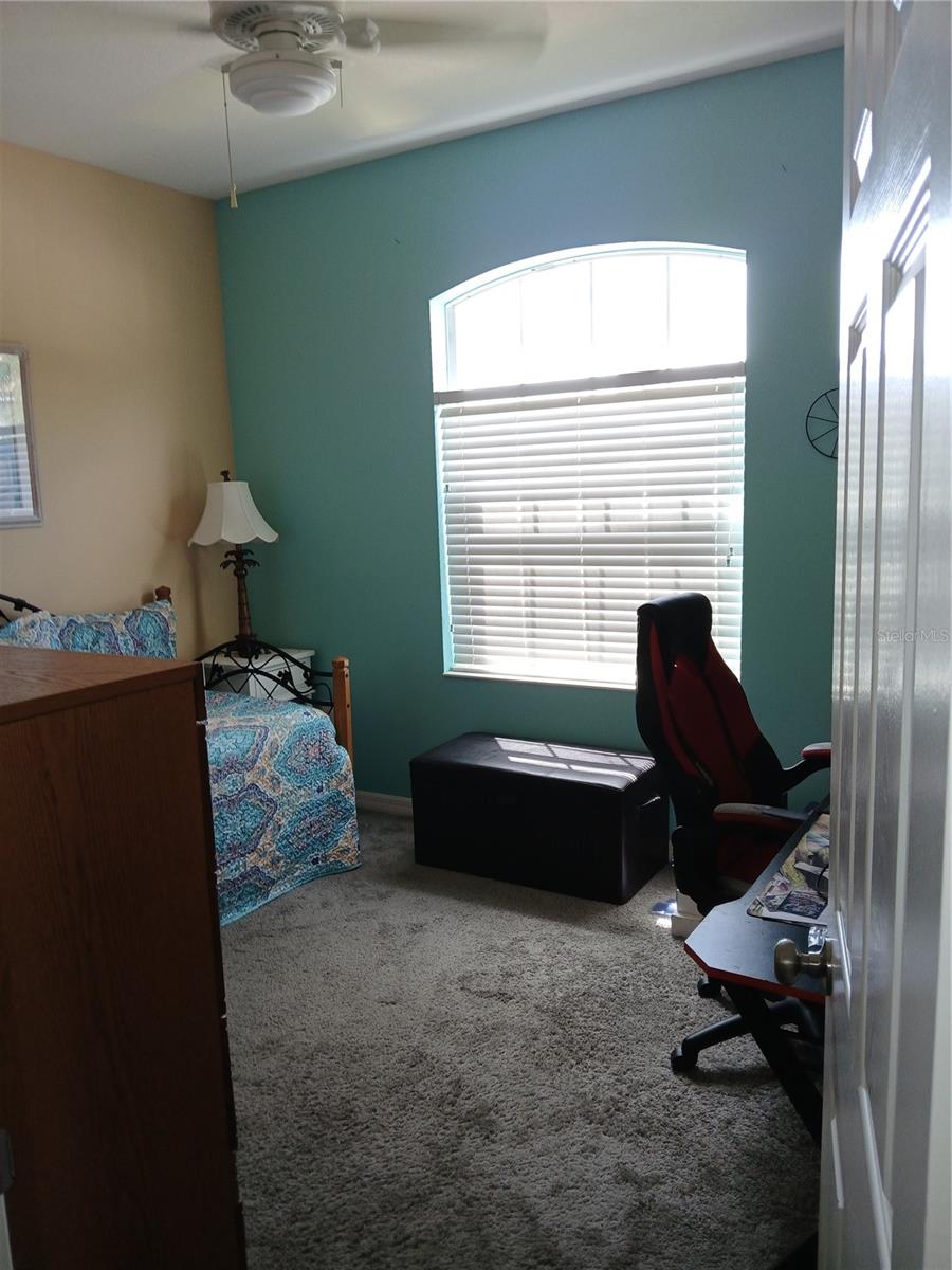 Image 16 of 49 For 6631 63rd Terrace E