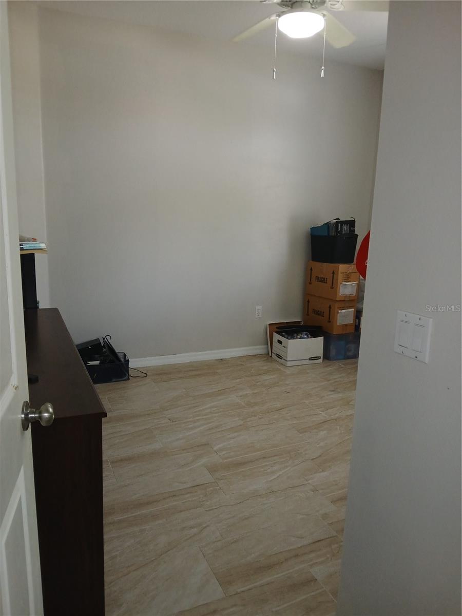 Image 17 of 49 For 6631 63rd Terrace E