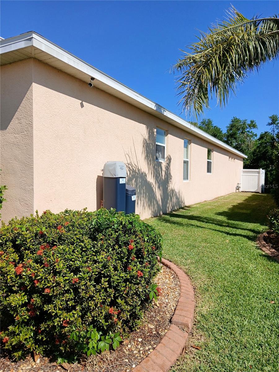 Image 27 of 49 For 6631 63rd Terrace E