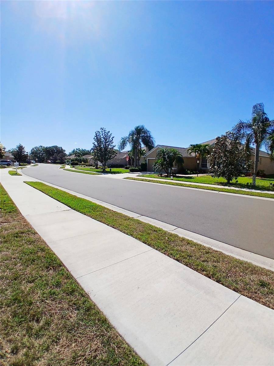 Image 3 of 49 For 6631 63rd Terrace E