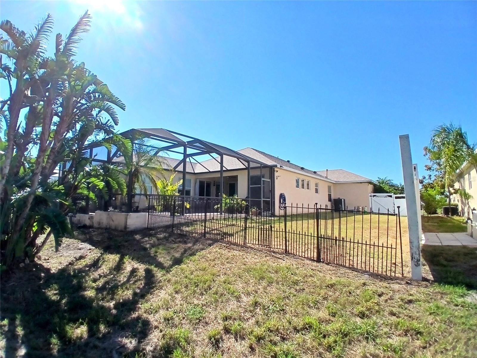 Image 32 of 49 For 6631 63rd Terrace E