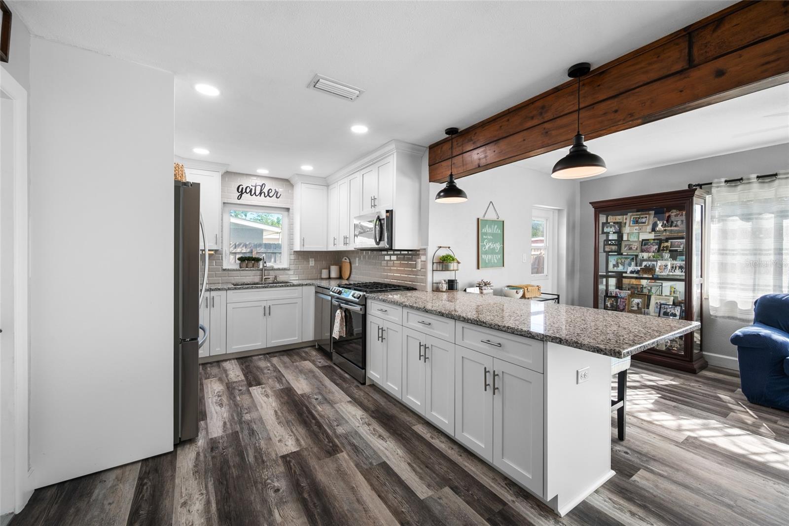 Image 19 of 50 For 8335 Robin Road