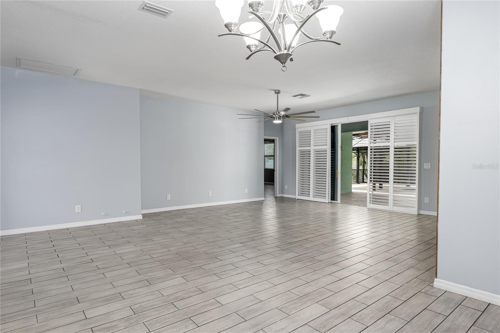 Image 10 of 41 For 11919 55th Court E