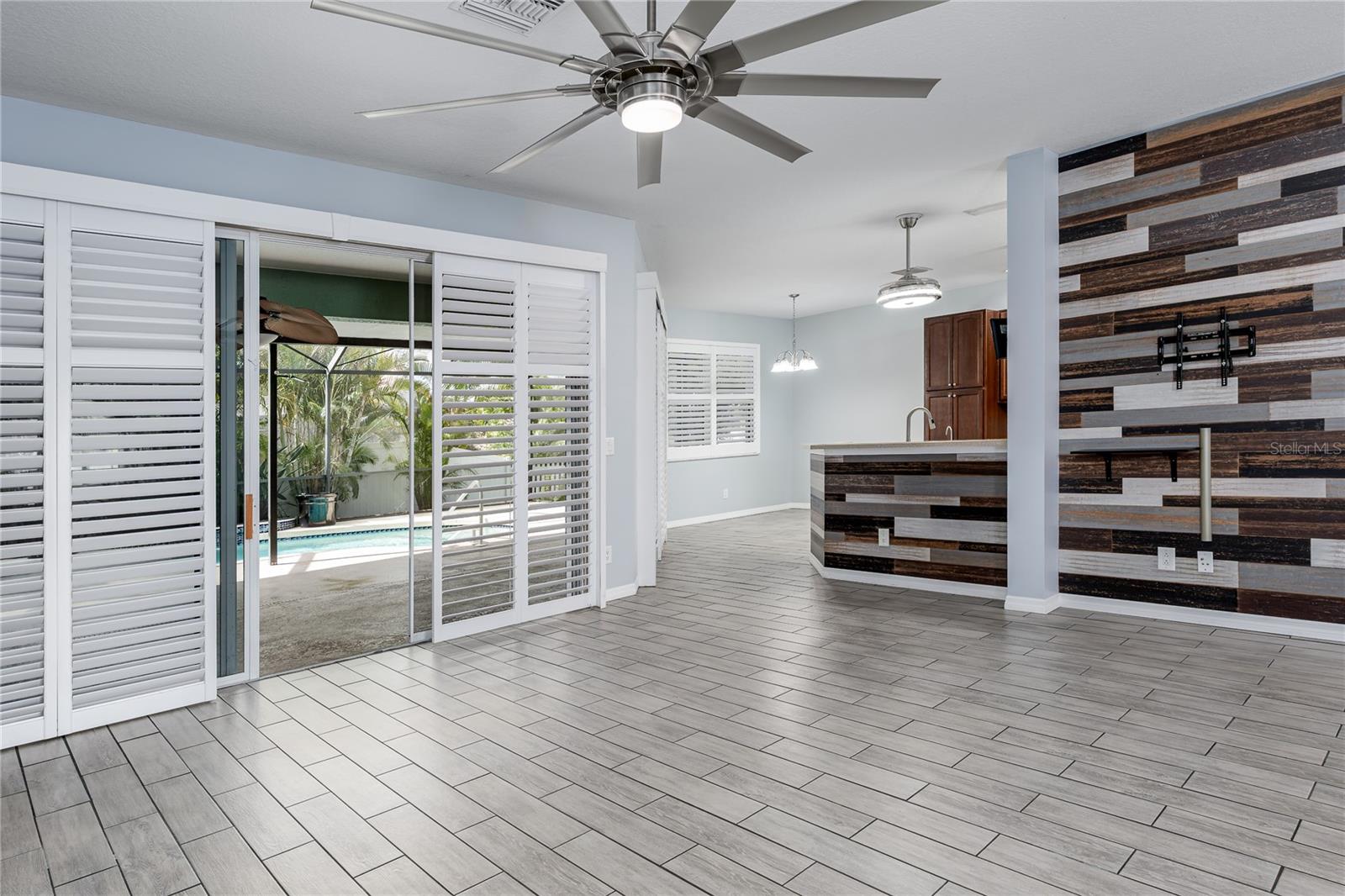 Image 11 of 41 For 11919 55th Court E