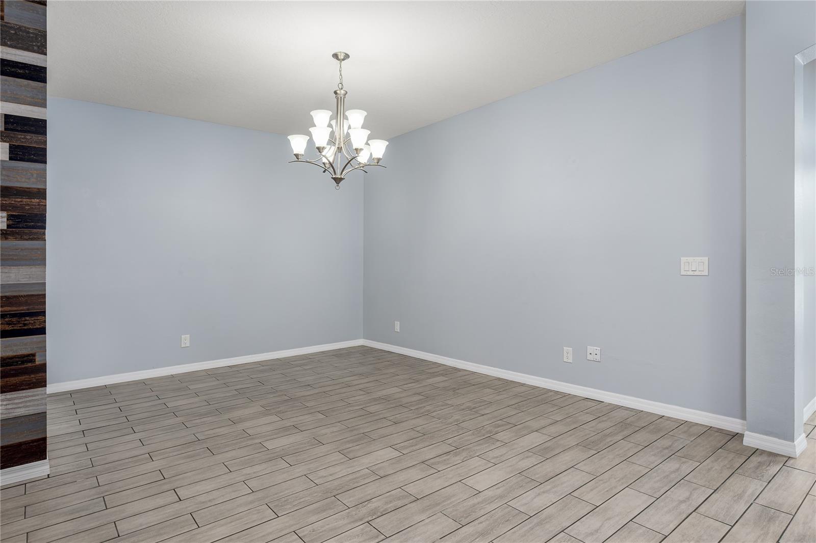 Image 12 of 41 For 11919 55th Court E