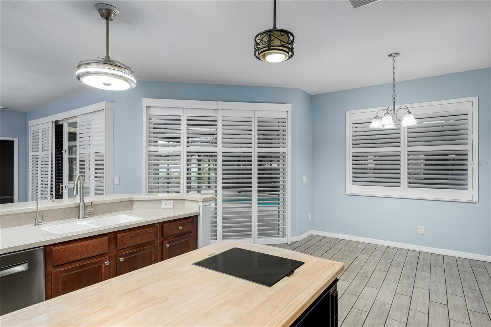 Image 16 of 41 For 11919 55th Court E