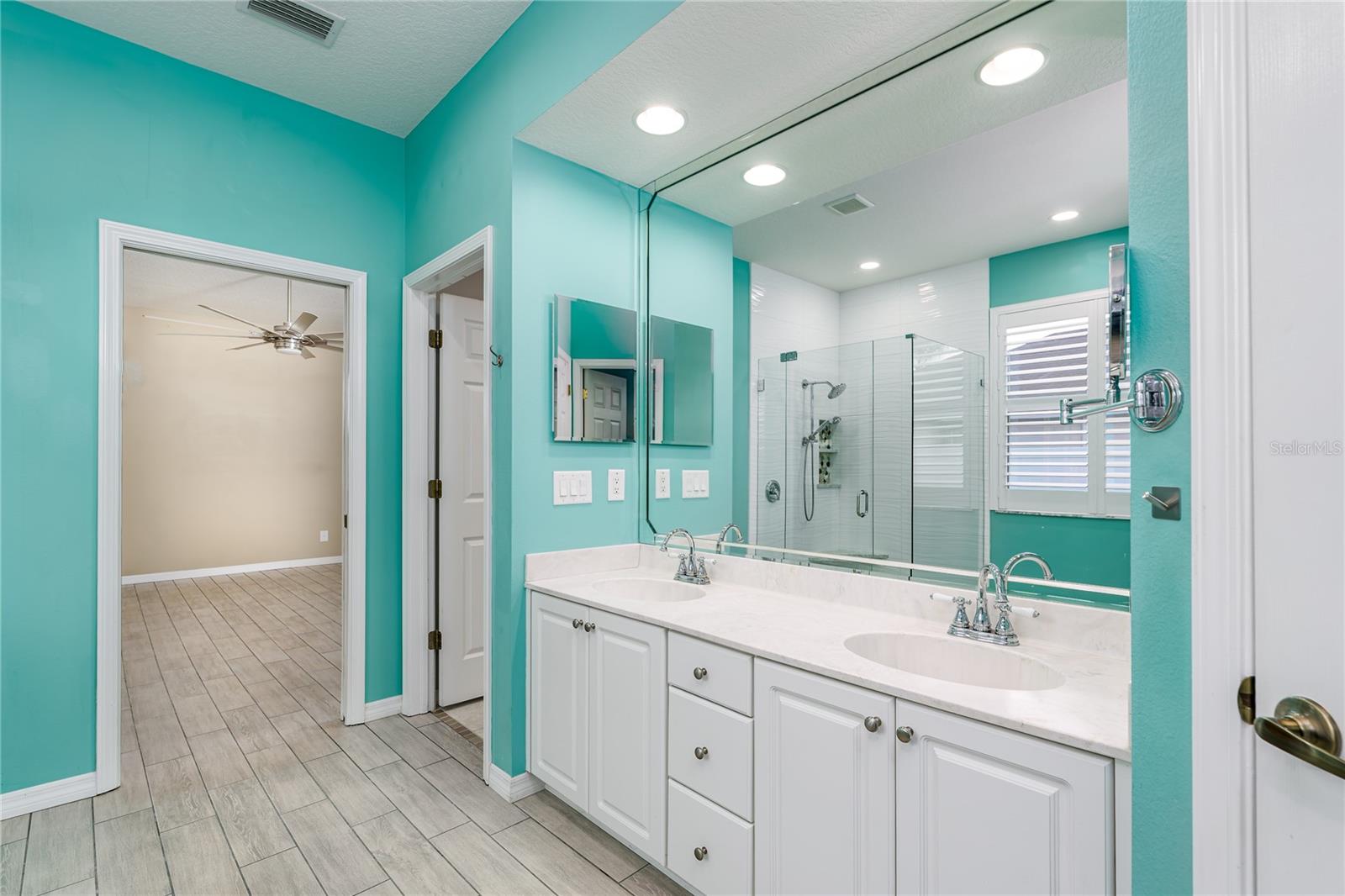 Image 22 of 41 For 11919 55th Court E